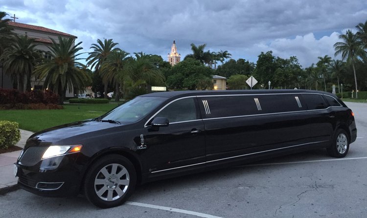 Top Things to do with Limousine Service in New York as a Business Traveler
