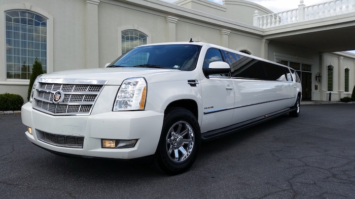 Farmingville limo, town car, party bus service